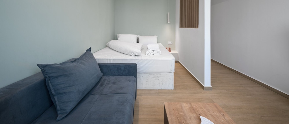 Venus, Nilie Hospitality MGMT