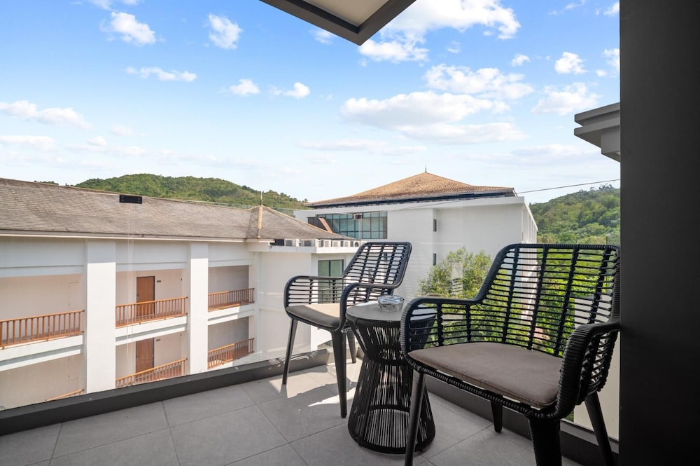 Wyndham Gardens 1321 Studio, 1min to Naithon Beach