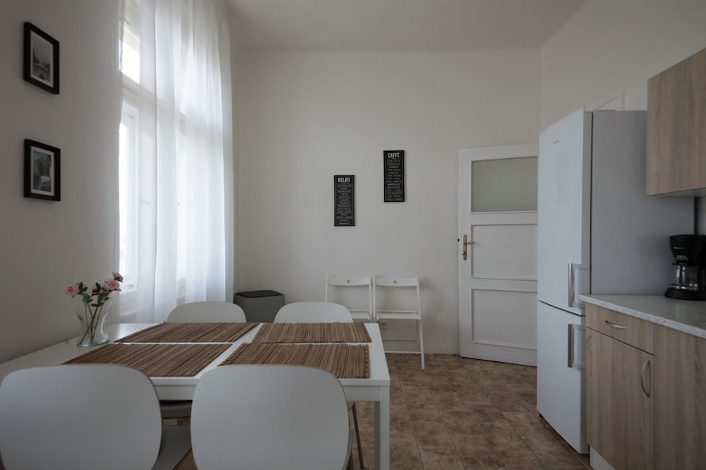 Angel City Apartments