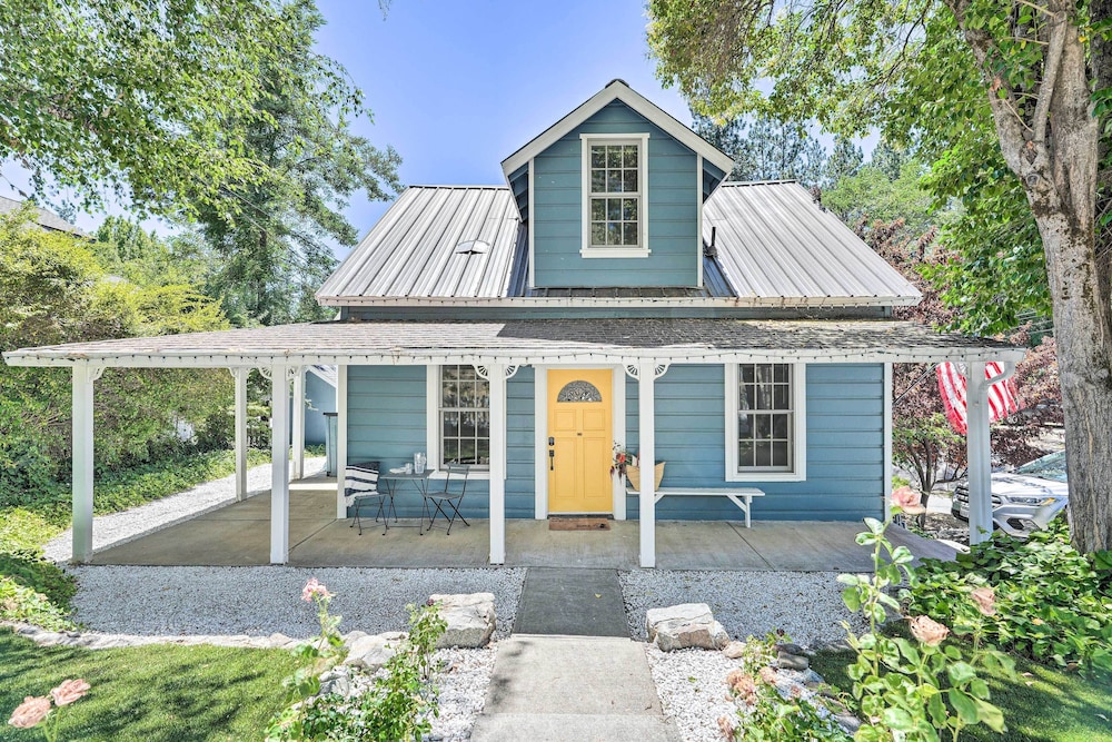 Grass Valley Vacations - Downtown Nevada City 1900 Victorian Retreat! - Property Image 1