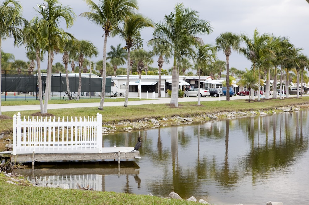 Siesta Bay RV Resort