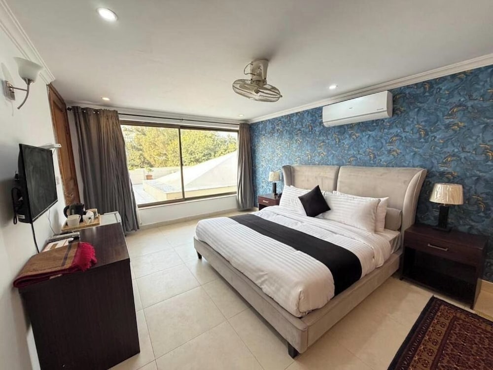 Rhodium Hotel ONE