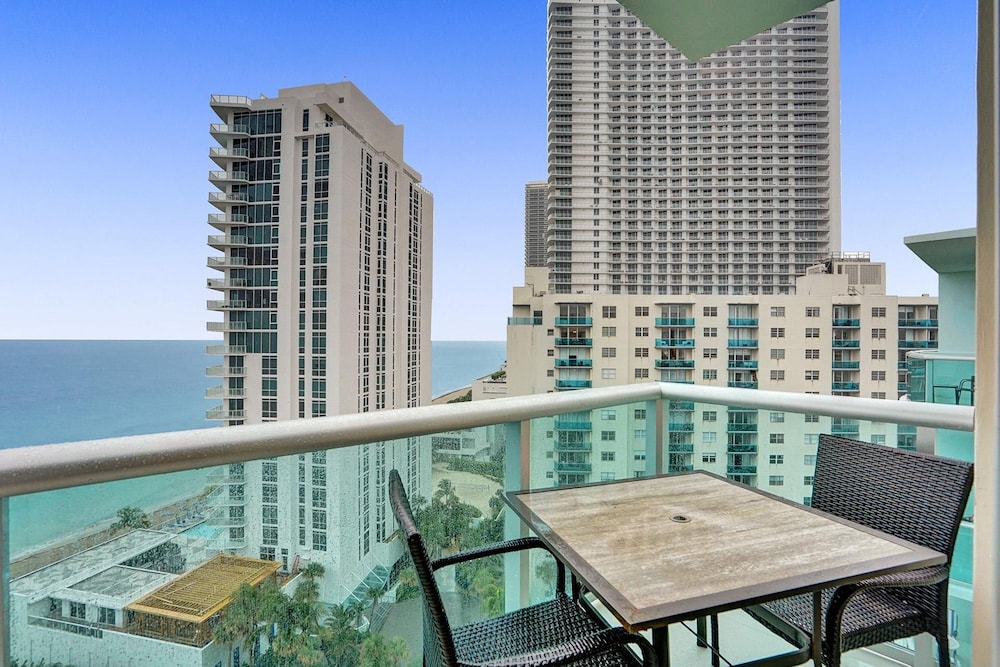 Beach Penthouse Ocean Paradise