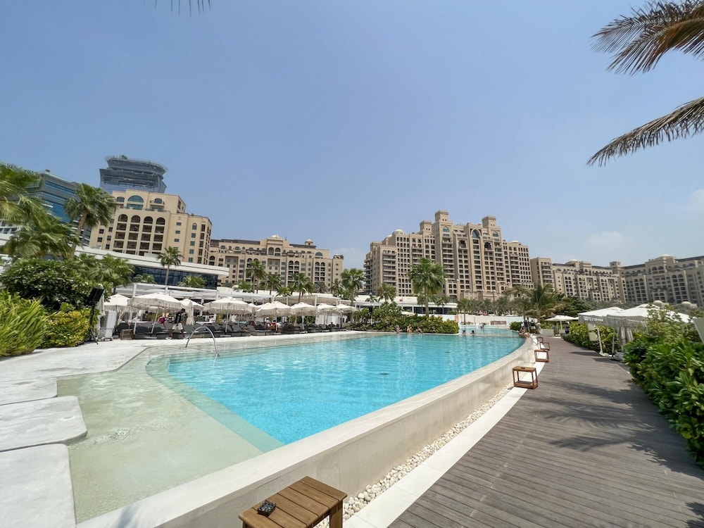 Signature Studio W Full Sea View on Palm Jumeirah