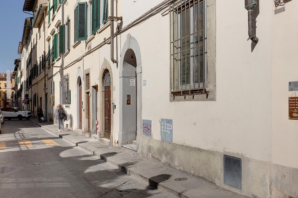 Mezzo 24 in Firenze With 2 Bedrooms and 1 Bathrooms