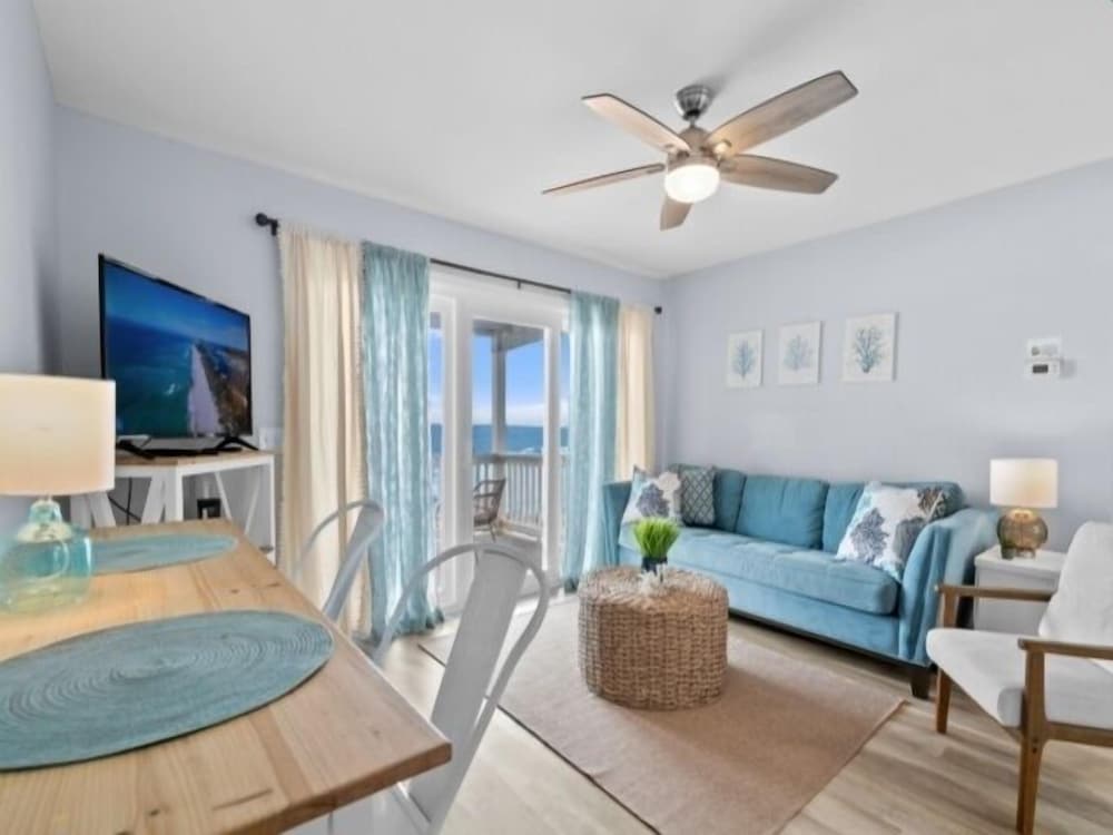 The Sea Willow - Beautiful Ocean Views! 2nd Floor - Oceanfront! 1 Bedroom Condo by RedAwning view 4