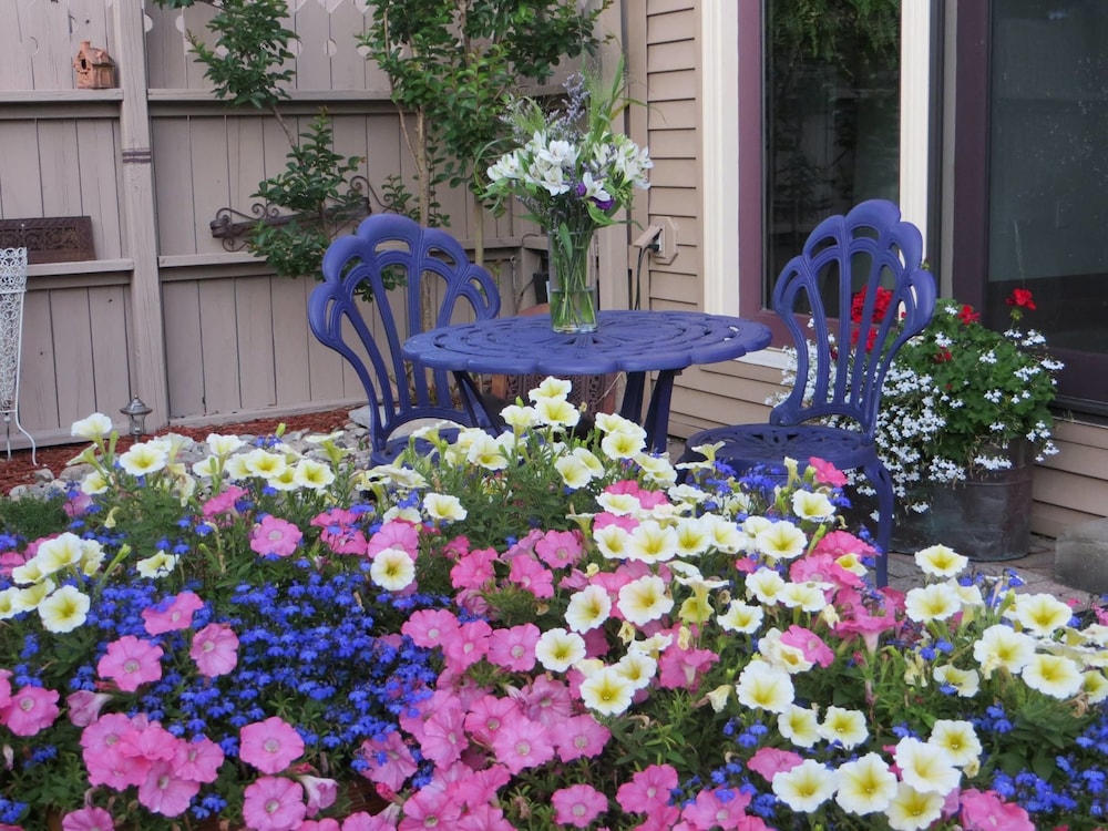 Weller Haus Bed, Breakfast & Event Center