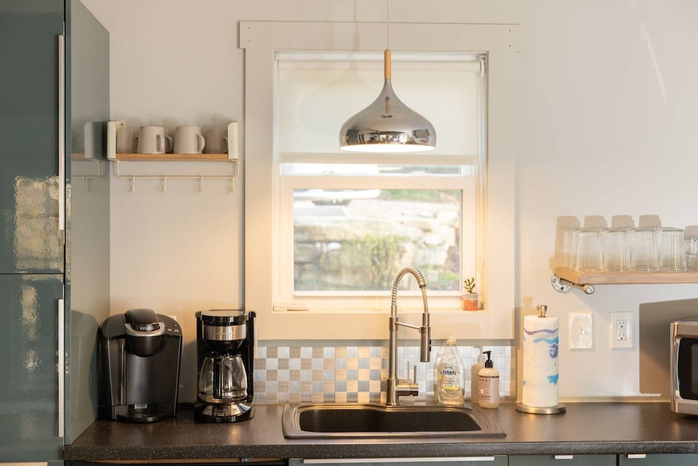 Plum Perfect Hideaway by Avantstay Power, Water, Wifi Weekly Discounts