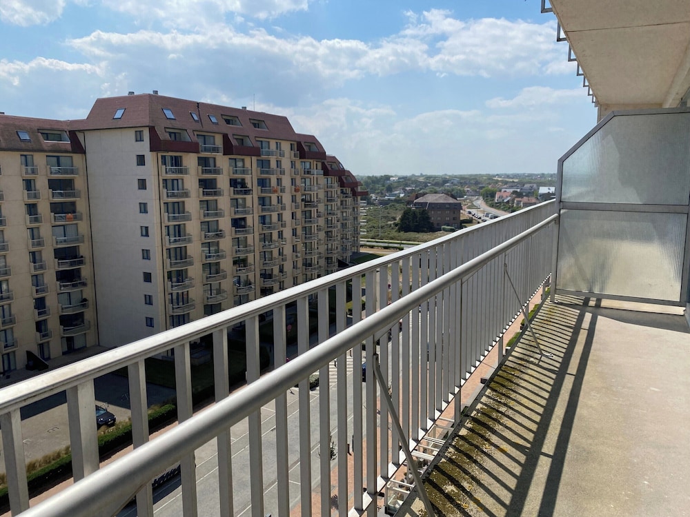 Apartment in Nieuwpoort-bad With Sea View