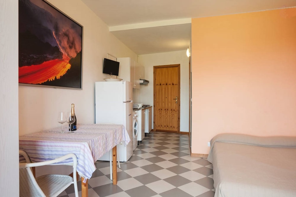 Comeinsicily - Rocce Nere