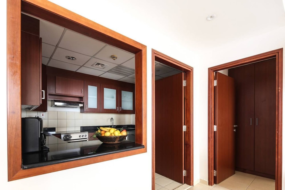 Full SEA Views! Gorgeous 2BR in JBR - Sleeps 6