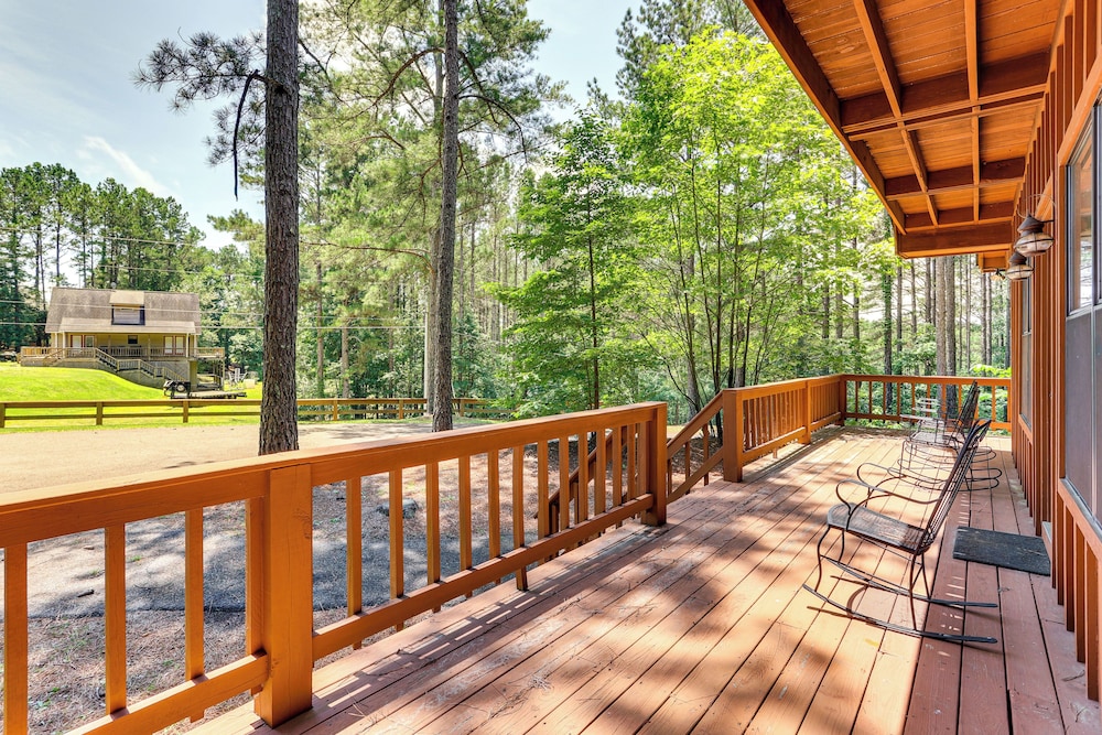 Pickwick Lake Cabin w/ Private Marina Access