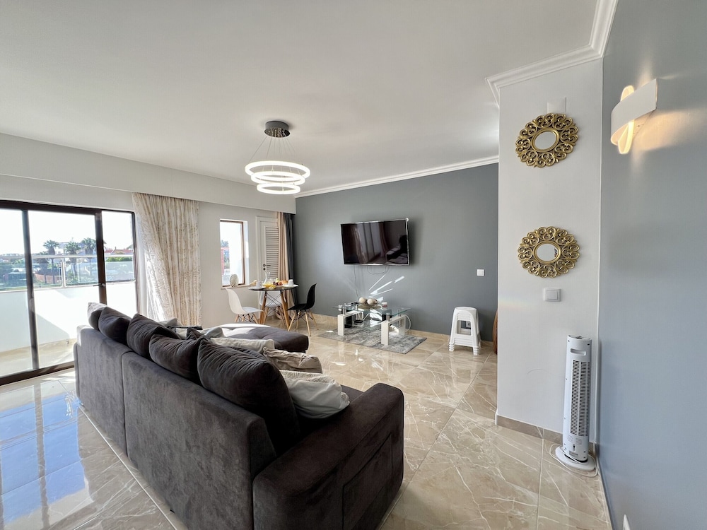 Albufeira Town Apartment by Homing