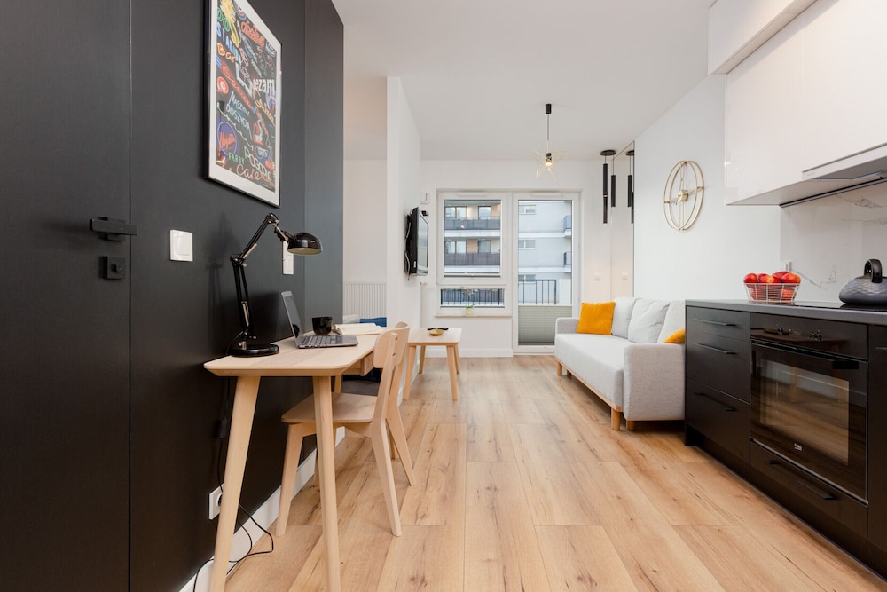 Atrium Promenada Apartment by Renters view 4