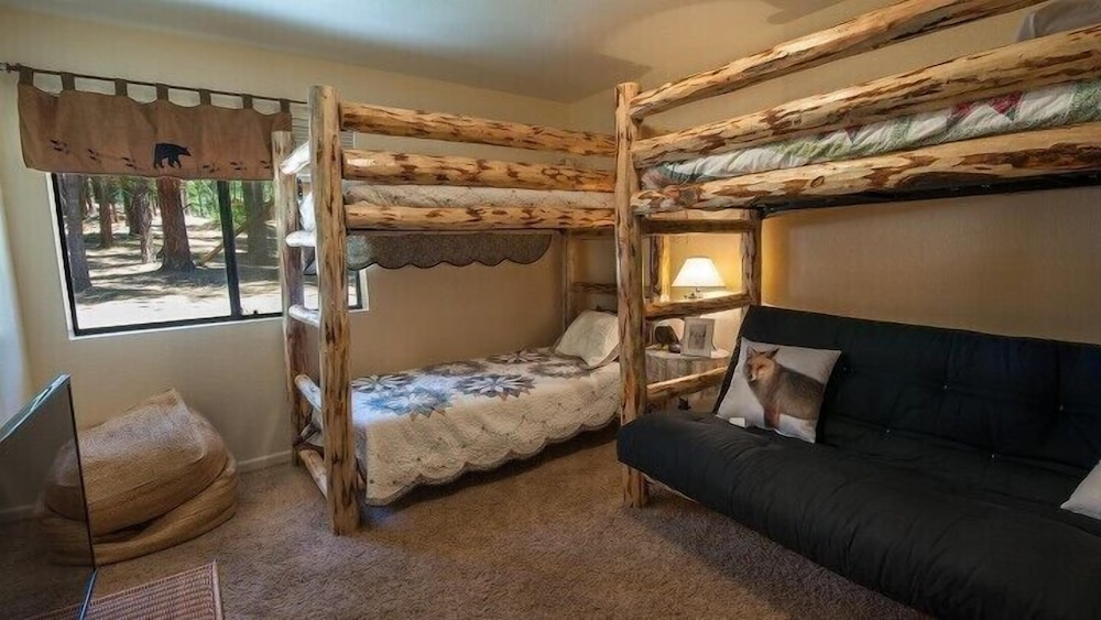 Scenic Wonders Bruin's Den 3 Bedrooms view 5