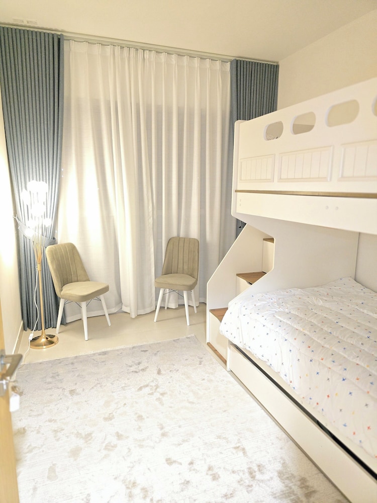LUXURY BOULEVARD 2BHK