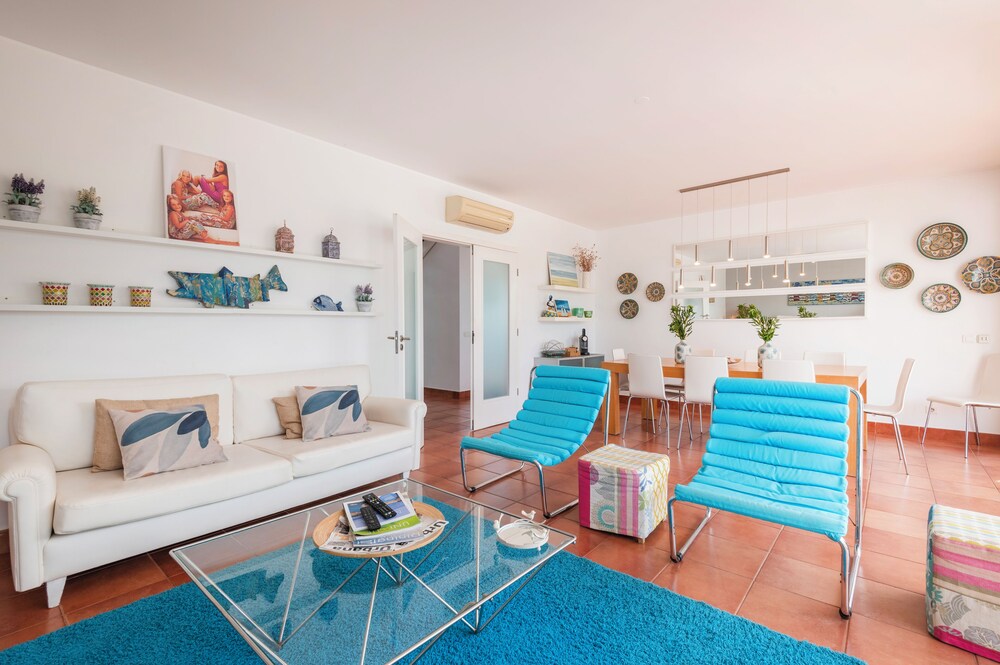 Sunny 5BR Villa at Prainha Club