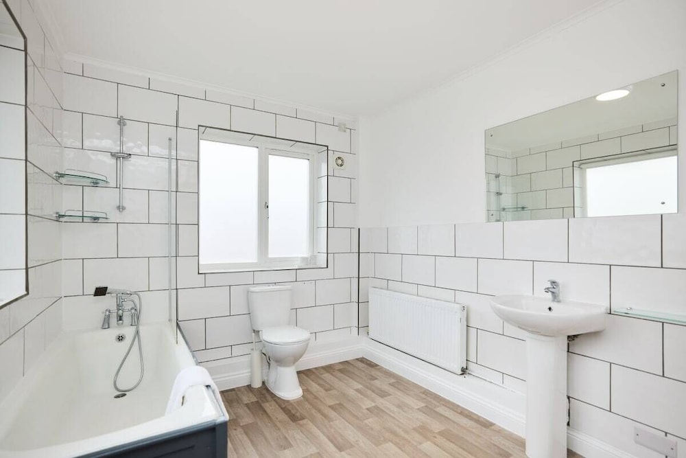The Oxford Garden House - Spacious 5-bed Oxford Home With Garden & Balcony