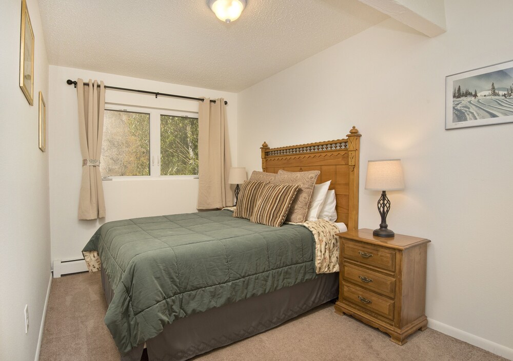Creekside Townhome With Wood Burning Fireplace In Vail, Co 3 Bedroom Townhouse by RedAwning view 2