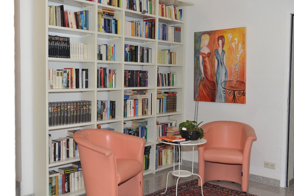 Alpha Hotel Garni - Property Image 6
