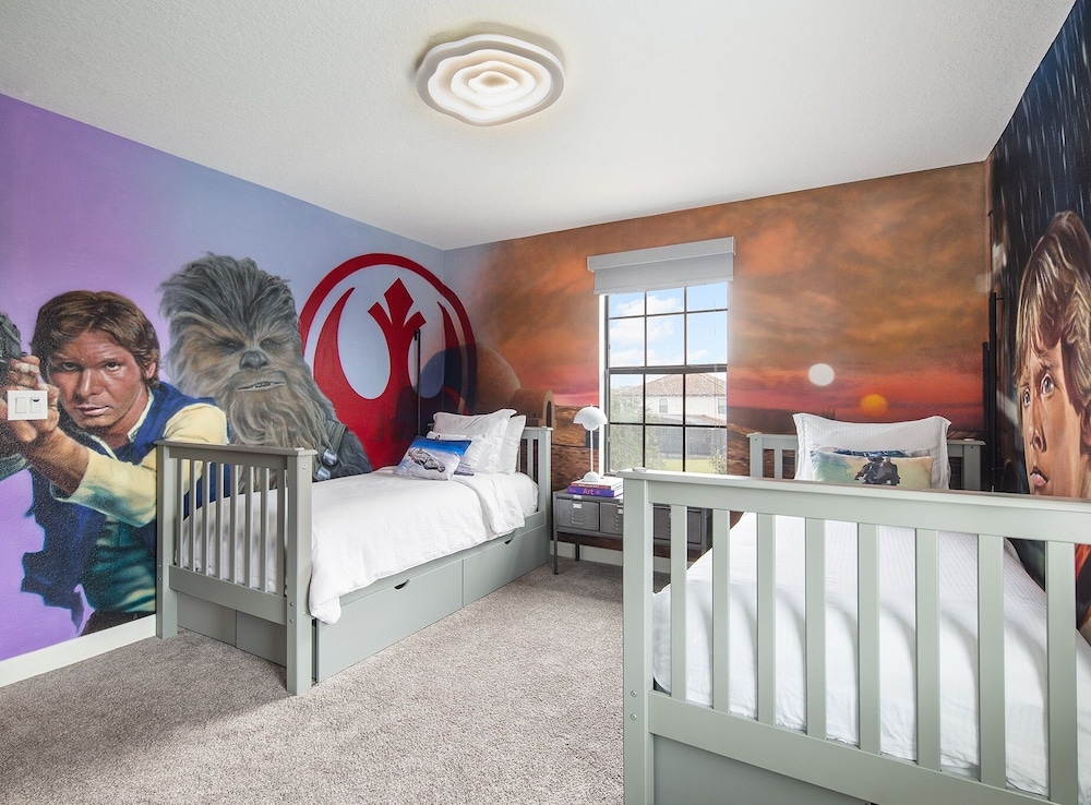 Orlando Resort Retreat Fun-filled Family Haven 5 Bedroom Home