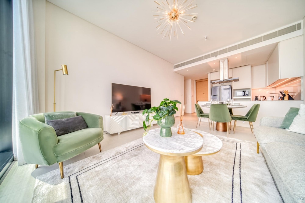 Cityscape and Majestic Retreat at Address JBR