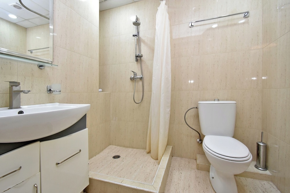 Apartment by Luxe Group KO110