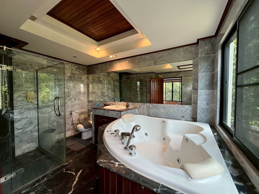 Thara Bayview Villa
