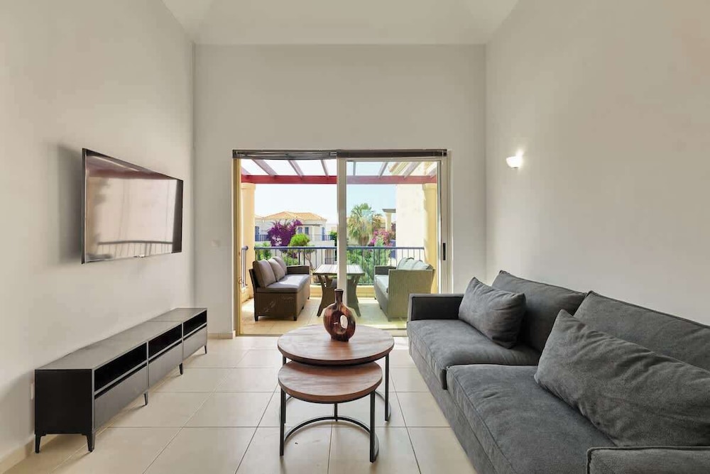 Cassiopeia 5 BR Villa on beach with pool