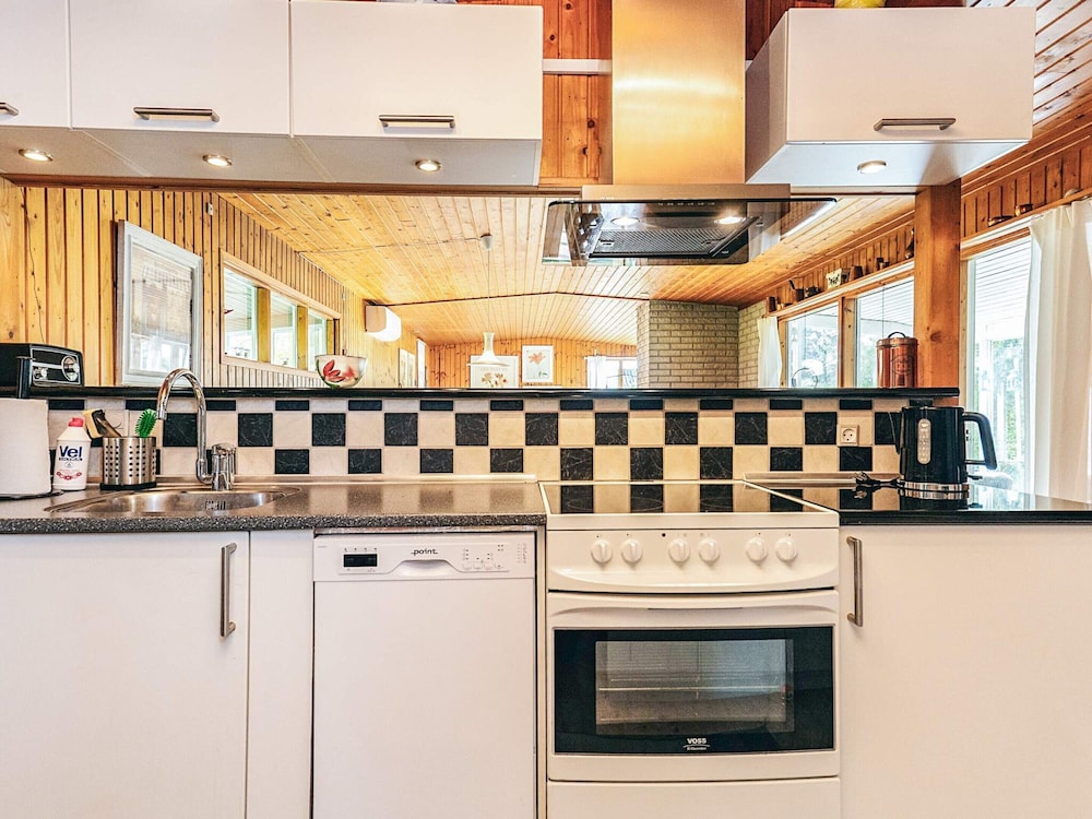 6 Person Holiday Home in Dannemare