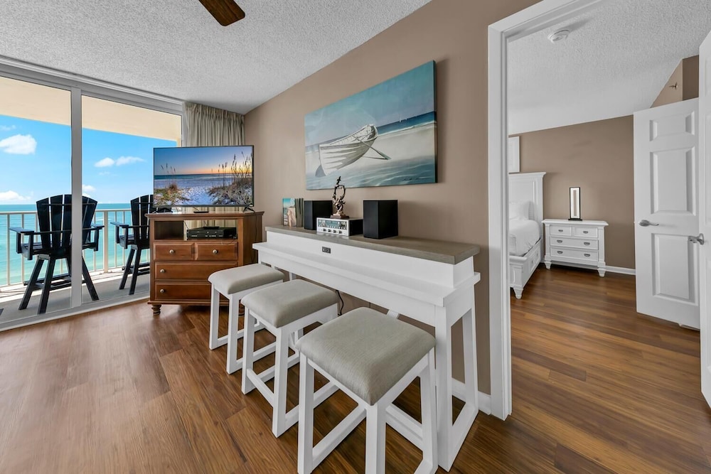 Long Beach Resort 4-902