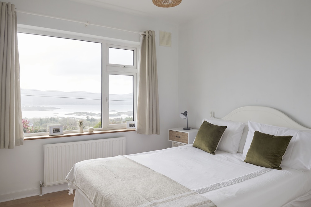 Seanacnoc Cottage Overlooking Kenmare Bay
