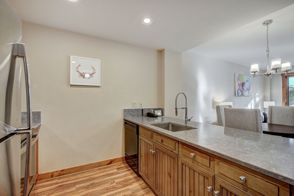 Bright, Mountain Modern Breckenridge Condo 1 Bedroom Condo