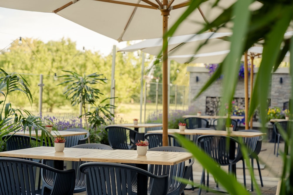 Kilkenny Vacations - The Hoban Hotel Killkenny - Property Image 5