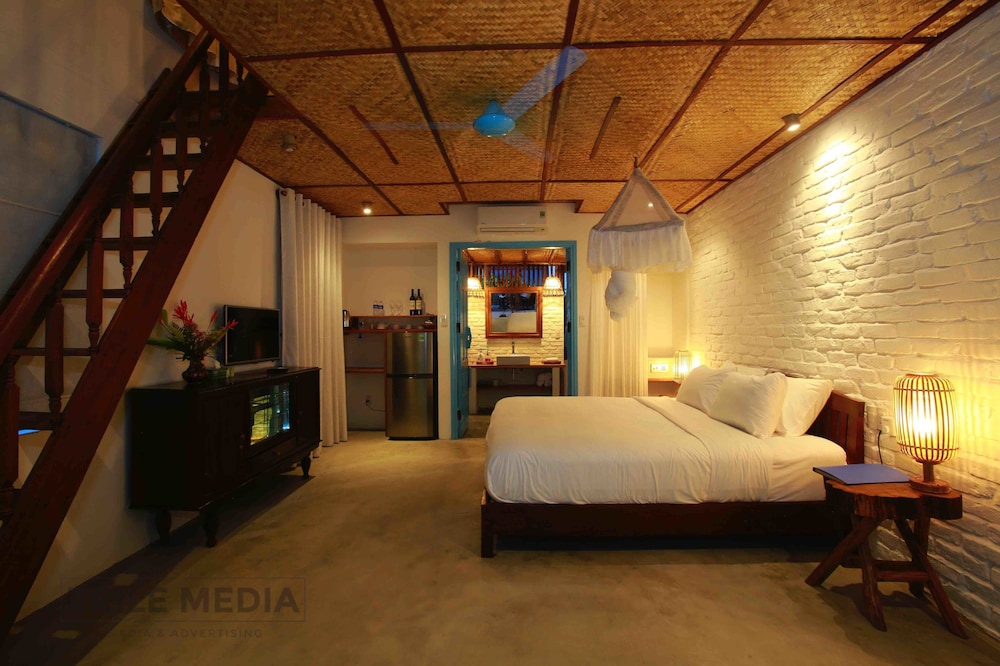 Life Beach Villa