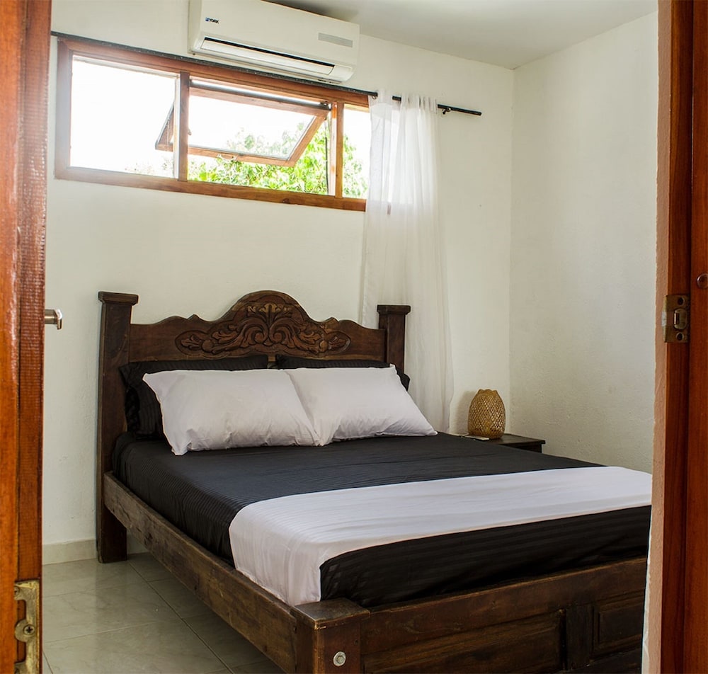 Room-hb2 Triple Room With Shared Bathroo