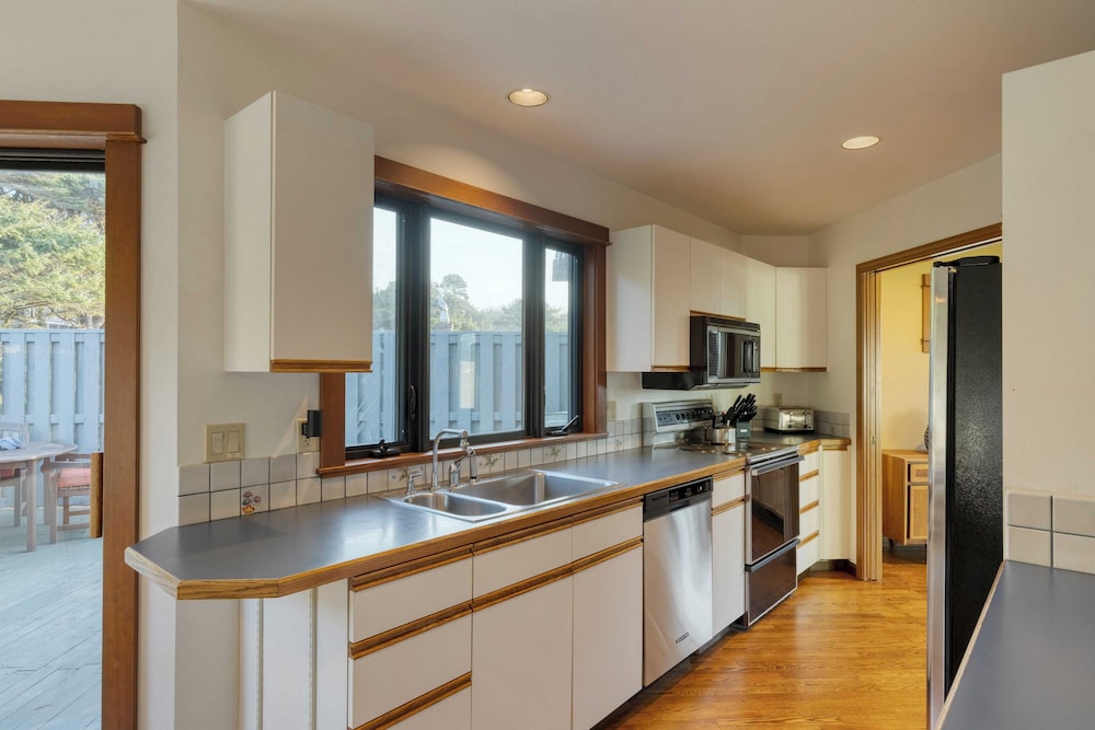 Half Block to Beach w/ Oceanview, Patio + Balcony The Shore Pine by Avantstay