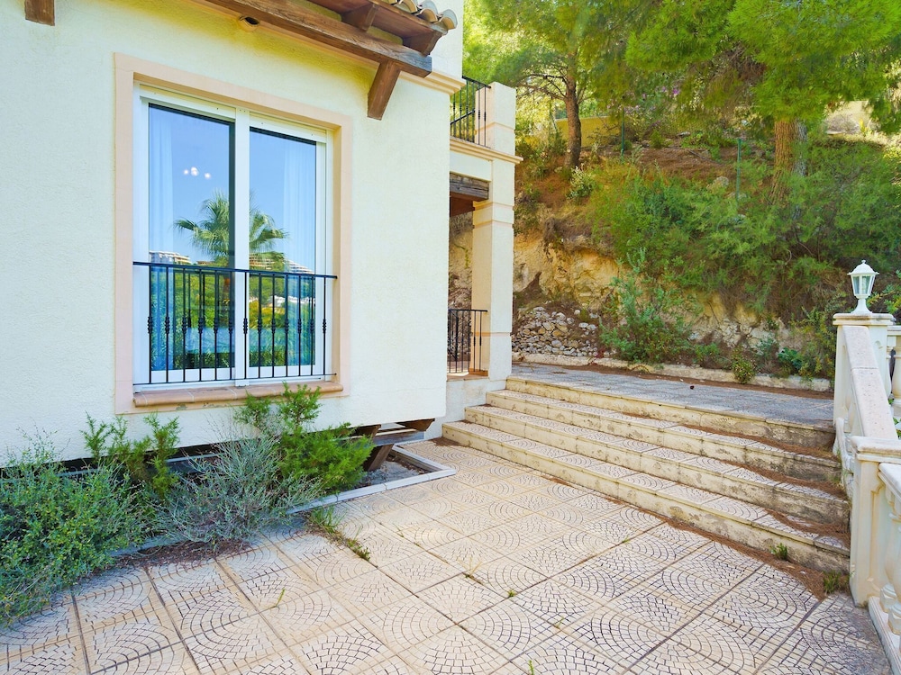 Modern Villa in a Beautiful Resort of Costa Blanca photo 5