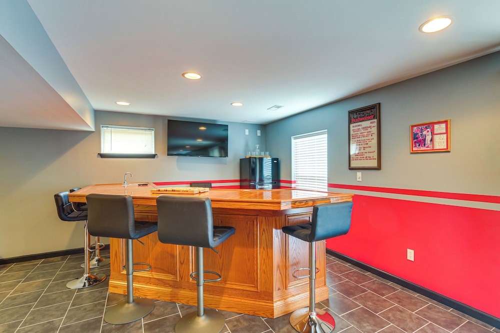 Sip, Soar & Explore: Spacious Union Home w/ Yard