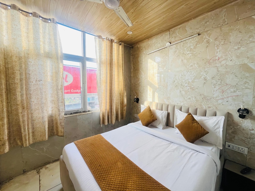 Roomshala Hotel Golden Residency