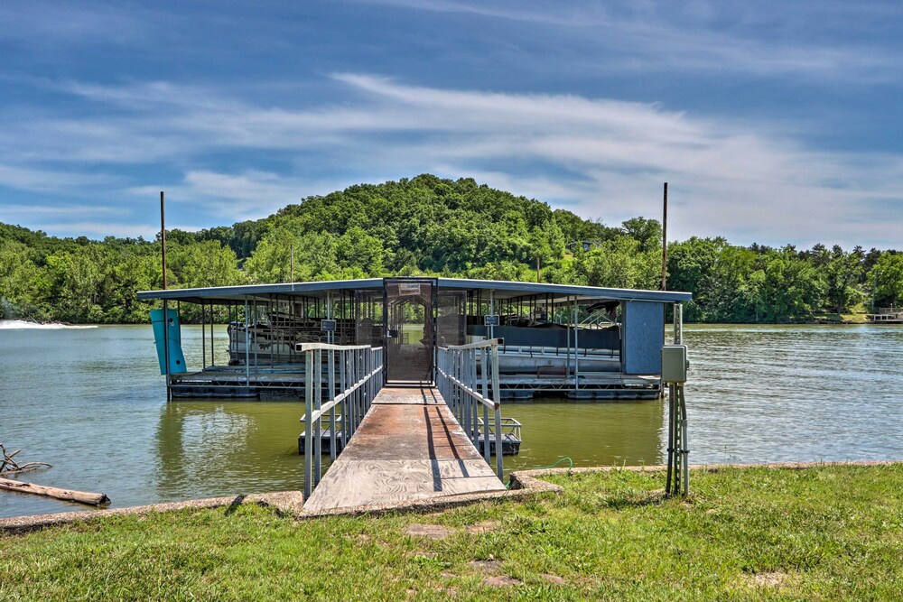 'dragon Castle' w/ Secret Passage, Dock, & Hot Tub view 2