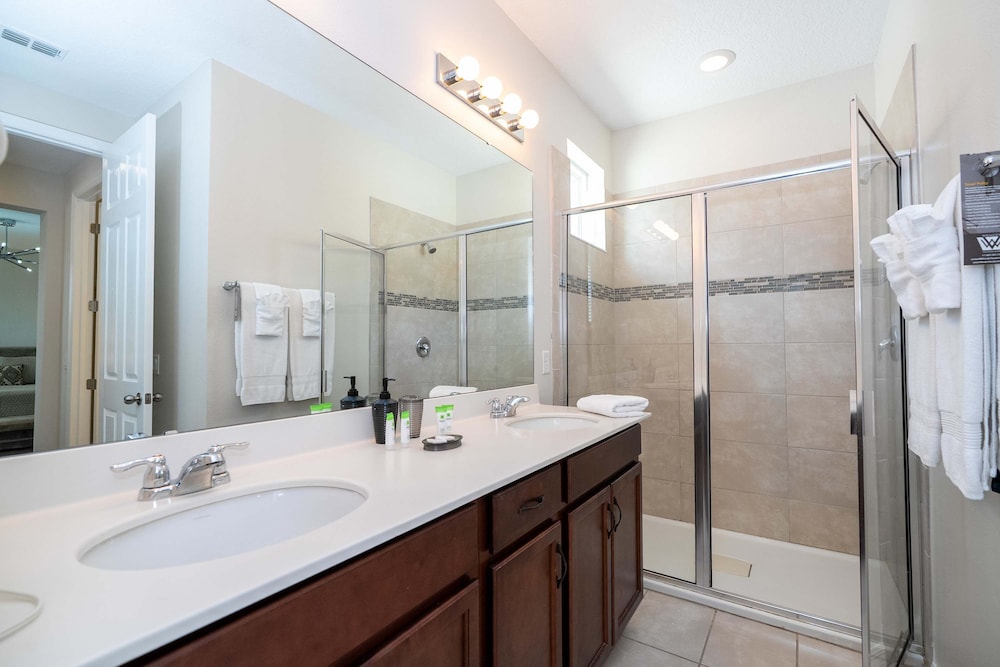 Stunning 4Bd w Pool Gameroom Solara Resort 9008