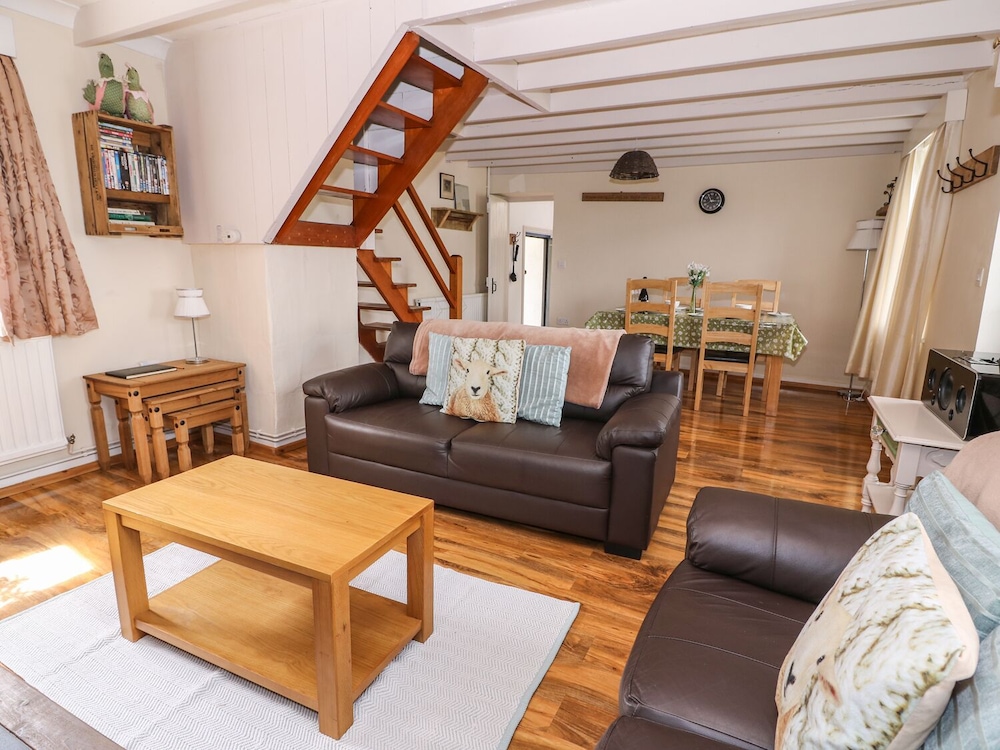 Cozy Cwtch Cottage