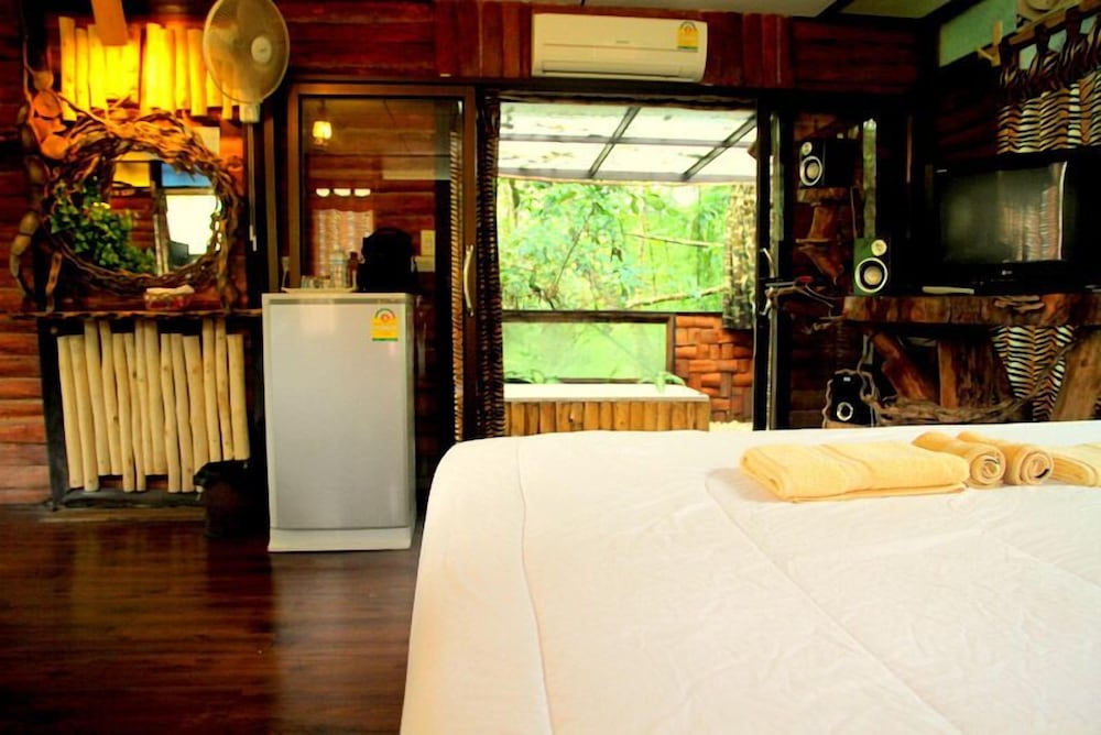 Khao Sok Tree House