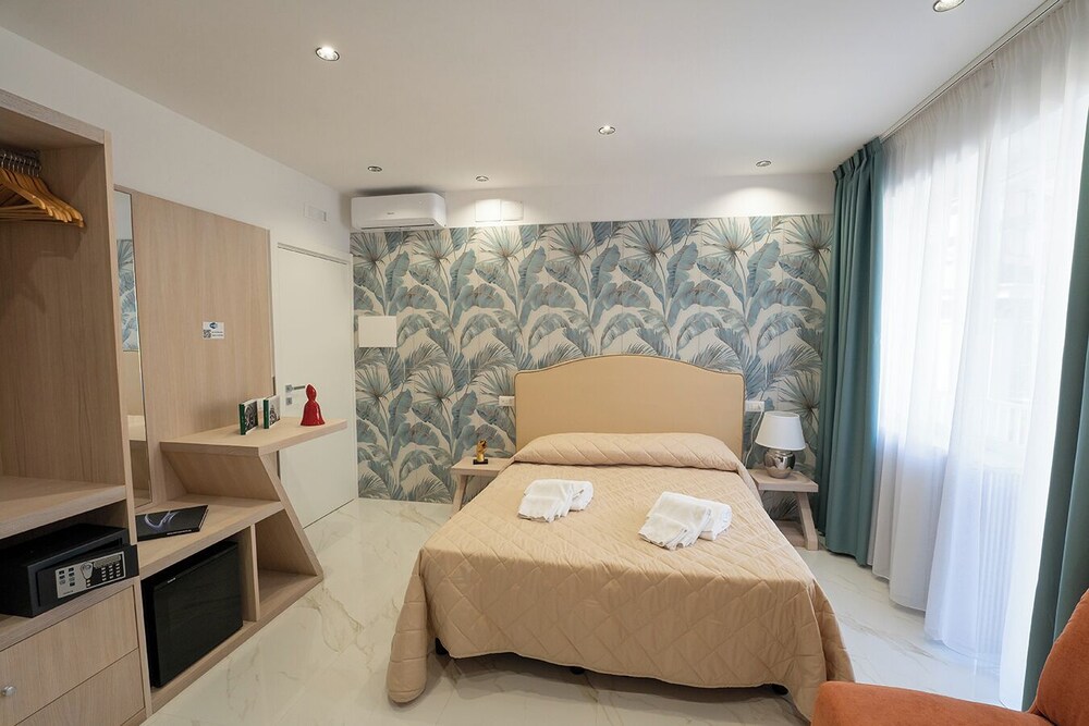 B&B Le 4 Stagioni Dante's Suites by ClaPa Group Dislocated Hospitality