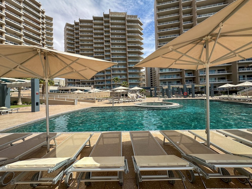 Has it all Beachfront Retreat With Stunning Views