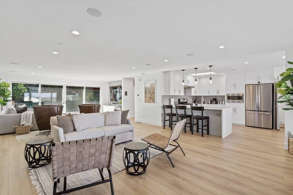 @ Marbella Lane - 3BR W/sweeping Views of Bay Area