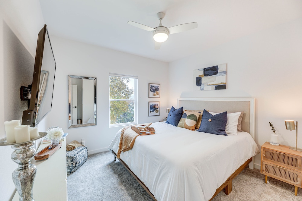 Marble Falls Vacations - Pet-friendly Lake LBJ Retreat w/ Deck Hot Tub! - Property Image 26