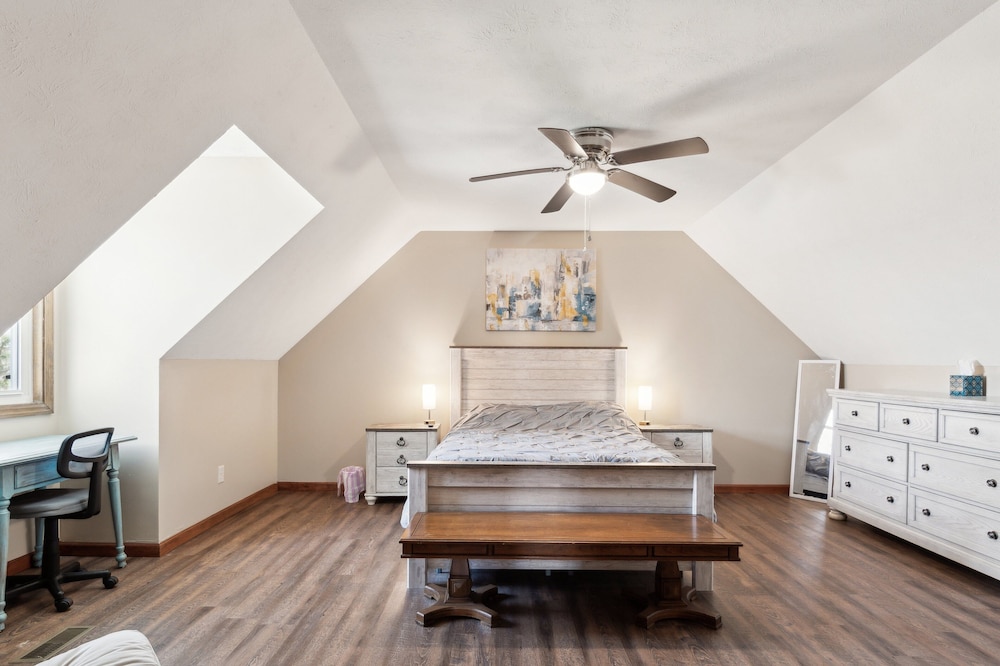 Lakelife At Somerset 4 Bedroom Home