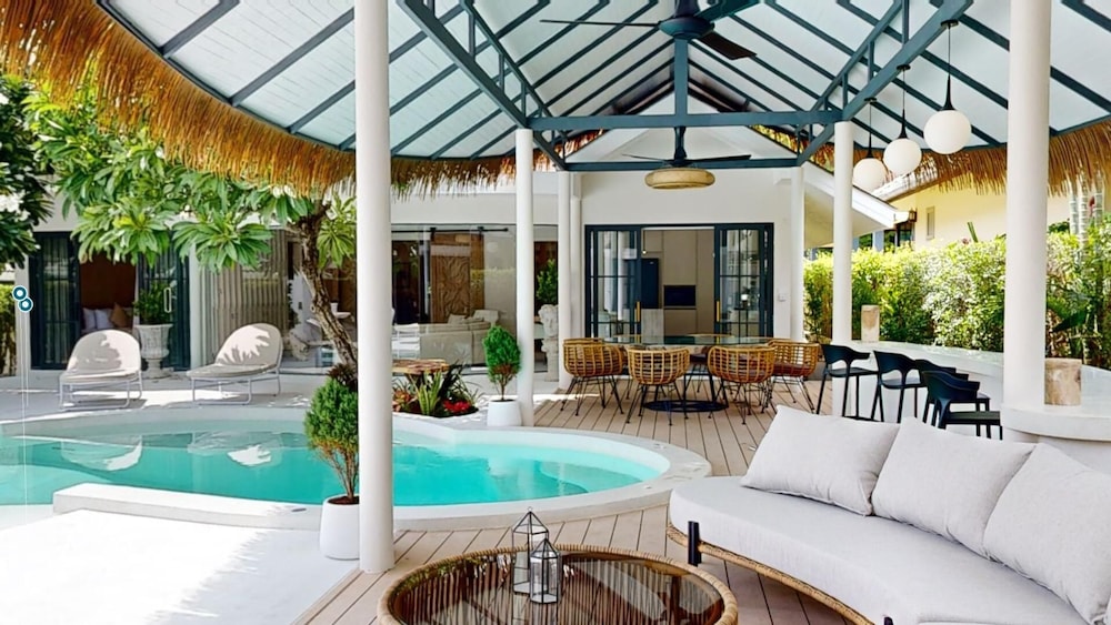 Idyllic Samui Beach Villa Resort